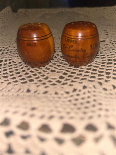Vintage Barrel Salt and Pepper Shakers “town & Country Village, Sacramento California” - Etsy