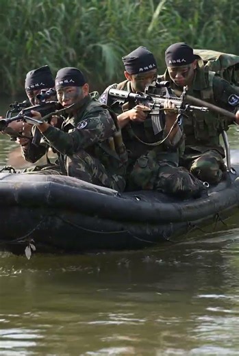 CHINA SPECIAL FORCES IN ACTION! Elite warriors show insane combat skills! #china #specialforces