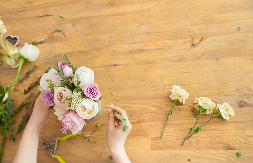 Why we need to replace floral foam with these  greener alternatives