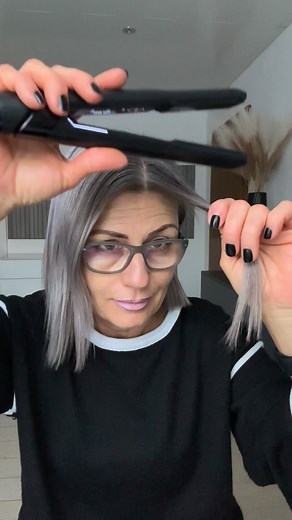 Glätteisen-Locken sind für mich einfach next level - so schön, so easy, so ich! ✨😍 #hairvibes #haartips #hairgoals #haarstyling #hairbrained #hairfall #hairtutorial #trend #lifestyle #new #waveshairstyle #locken #easy #hairhacks | Nermin Yesil