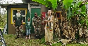 Ras & Queen Sparrow "Zion Town"