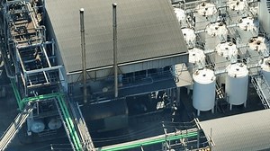 clip-3407638923-diesel-biodiesel-refinery-modern-alchemy-lab-where