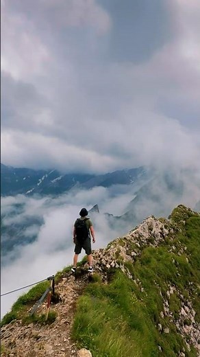 🌄✨ Breathtaking Views from the Top: Exploring the Swiss Alps 🇨🇭