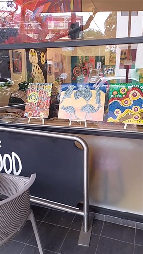 Black canoe cafe and art gallery | Mark Thornberry