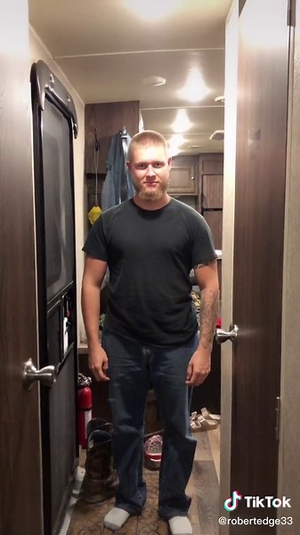 A monster in the bedroom! 😱🤣