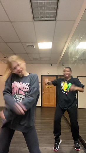 😻🔥🔥@sassy.girl.val @missredkisses22 #fyp #foryou #foryoupage #fypシ #fy #funny #foryoupage #fypage #freefire #foru #trending #viral #viralvideo #sassygirlval #valandshayna #dance #dancers #nycdancer #nycdancers #blowthisup #blowitup #slay #teacherandstudent #danceteacher #teachersoftiktok #kids #kidsoftiktok #trendingsong #trendingsound #trendingdance #duo #duos #bestfriend #bestfriends #bsfs #bsf #minime #bff #makemefamous #famous #trend #makeusfamous #newchallenge #newdance #newdancechalleng