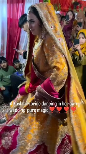 Abi🇺🇲 on Instagram: "A Kashmiri bride glowing in her own rhythm #kashmirimarriage #kashmiriwedding #kashmiribrides #kashmir"