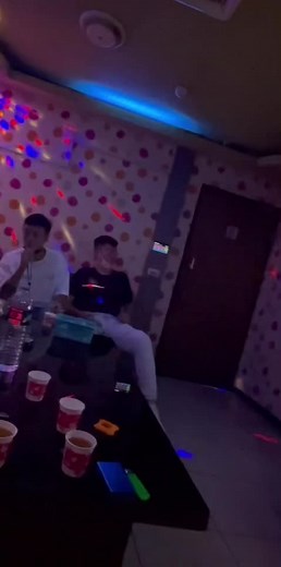 Casual Get-Together Party Vibes Explained