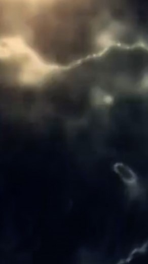 Don’t just train in one plane. Life isn’t one-dimensional, your body has to rotate, twist, and move in all directions. That’s functional training. If you ignore rotation and side-to-side movement, don’t be surprised when your back ‘says hello’ doing something simple like putting on your underwear. Train smart, move better, stay strong. #FunctionalStrength #AthleticTraining #StrengthCoach #TrainForLife #MovementMatters | Orlando Maximus Green