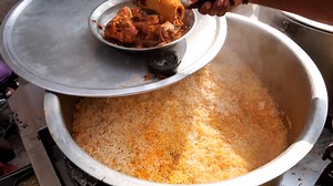 I'm in Karachi Pakistan trying out the local street food and first thing I'm eating is bone marrow biryani | Strictly Dumpling