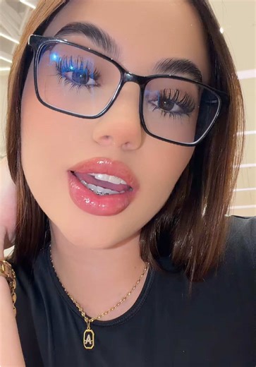 Videos de Angie (@angierestrepoficial) con “sonido original - Jean Paul🦁”