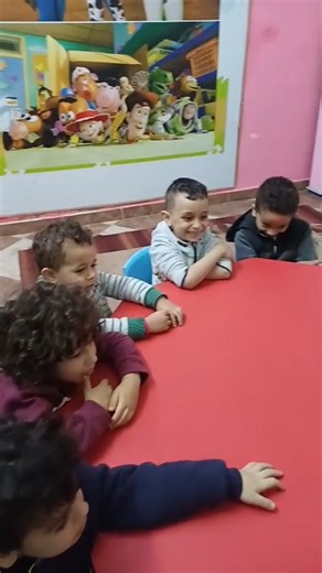 A simple science experiment helps children explore, ask questions, and learn through discovery. #ScienceExperiment #KidsScience #LearningThroughPlay #PreschoolActivities #GeniusLandNursery #PreSchool #Shoubra #Shobra | Genius Land Nursery - PreSchool