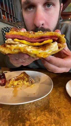 📍Chit Chat Diner - West Orange, NJ #taylorham #teamtaylor #newjersey #bagels #njfoodie #foodblogger #jersey #chitchatdiner #taylorhamorporkroll #westorangenj