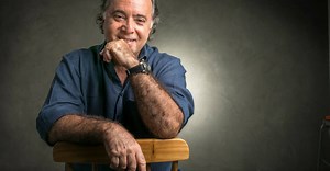 Vilão em nova novela, Tony Ramos defende TV Globo | VEJA Gente