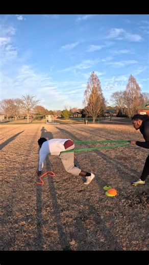 Trench Plays on Instagram: "FIRST DAY OUT BACK TO THE BASICS IF YEEN TAP IN YET IDK WHAT YOU DOING WE MOVING 🔥🐶 *do not own copyrights of this music @poohshiesty • • • • @trenchplays #dlinepride #dline #defensiveline #football #dlinedrills"