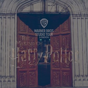 The Great Hall doors are open once again. Stunning costumes, breathtakingly detailed sets and intricate props fill the Studio Tour. 🎬 Filmmaking magic awaits! | Warner Bros. Studio Tour London
