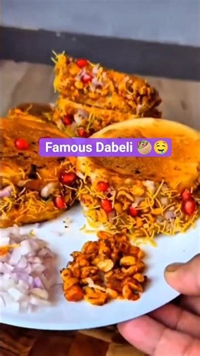 Rajasthan Ki Famous Street Food 😍 Dabeli Recipe | Chatpati Masaledaar Dabeli 🌶️