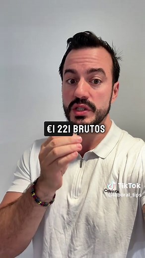 📈💶 SUBE EL SMI… ¿PERO CUÁNTO COBRAS REALMENTE? 💥 El Salario Mínimo sube a 1.221 € Pero ojo 👀… no es lo que te entra limpio en el banco. 👉 SMI bruto: 1.221 € (14 pagas) 👉 Descuentos obligatorios (Seguridad Social MEI): 6,45 % 👉 SMI neto real: 1.142,25 € al mes 📆 Si tienes las pagas prorrateadas en 12 meses: ➡️ 13.707 € netos al año ⚠️ IMPORTANTE: Si trabajas a jornada completa, la empresa está obligada a pagarte esto. Y si trabajas a menos horas, el SMI se aplica de forma proporcional. ❌ 