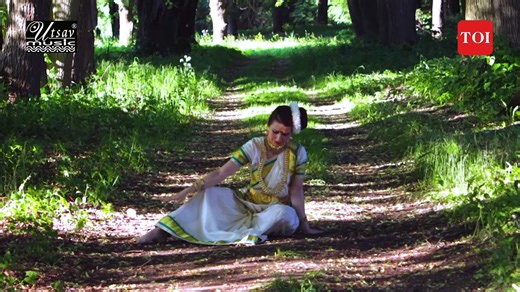 Dance into the rhythm of World Dance Day with a showcase of Indian classical dance forms! The Times World Dance Day Utsav, featuring mesmerizing performances by Meghranjani Medhi, Pallavi Anand, Vrinda Chadha, Dr. Radhika Shurajit Troupe, Jessica Correa, Dr. Pranamya Suri, and Alexandra Vodopyanova along with a keynote address by Dr. Padma Subrahmanyam, Padma Vibhushan Awardee. Curator: Churchill Pandian Special Thanks to Dr. L. Subramaniam Get ready to be spellbound by the magic of Kathak, Odis