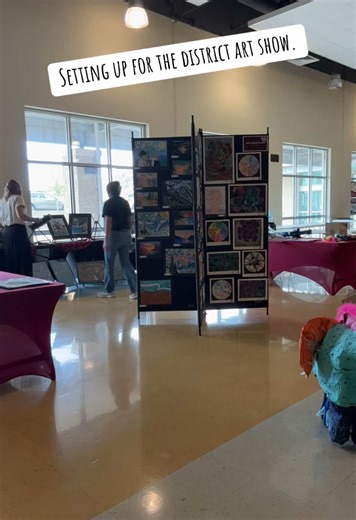 Preparativos para el Show de Arte en la Escuela Media