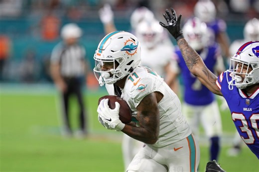 Dolphins bringing back wide receiver Cedrick Wilson Jr. in wake of Tyreek Hill injury
