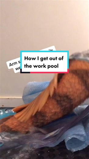 Mermaid problems #mylife #workout #work #armstrength #muscles #mermaid #h2o #mermaidtail #behindthescenes #realmermaid