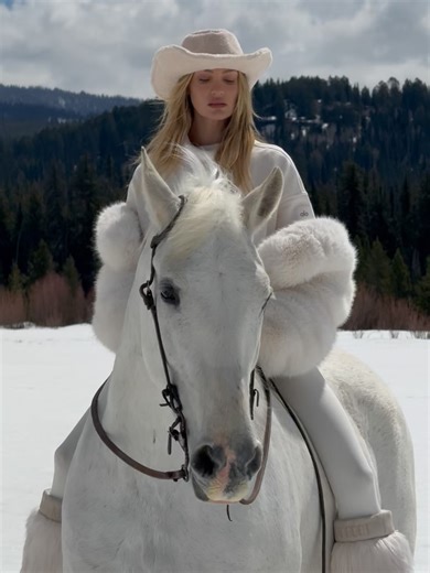 Angelcandices on Reels