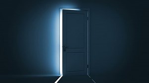 Puerta abierta a una luz brillante.: video de stock (totalmente libre de regalías) 2600789 | Shutterstock