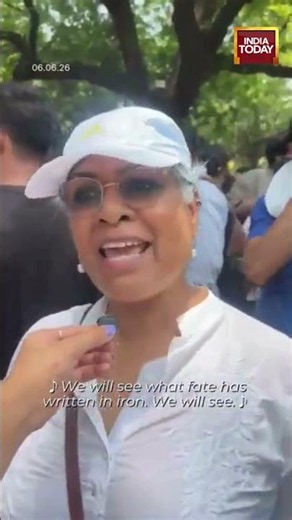 Elderly Women Sing ‘Live and Let Live’ Song Amid CJP Protest at Jantar Mantar #cockroachjanataparty