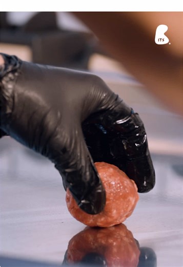 الضغط هنا يصنع فرق كل ضغطة = طعم أقوى 🔥🫨#اتز_بي #برجر #القصيم_بريده #برجر_لحم