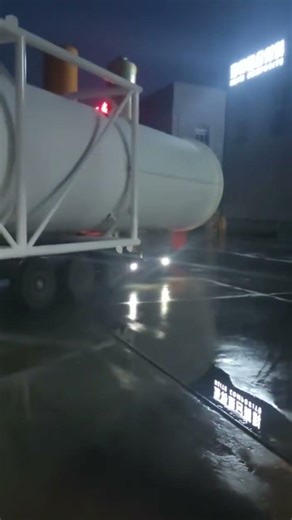 What are the common failure modes of FRP towers in chemical plants？