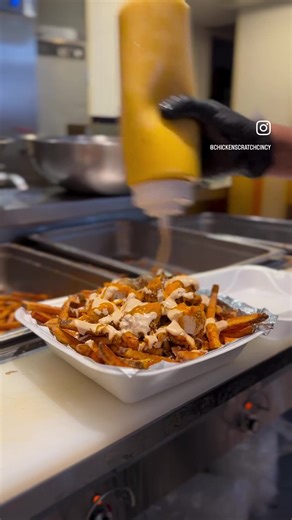 Happy FRIDAY SCRATCH FAMILY 🐔‼️ Come get your favorite order DRENCHED in sauce TODAY 🍽️ ✅ Doors open at 11am and we are open until 10pm TODAY 😎 hope to see you ALL❤️ ••• ##chickenscratch##downtownindy##naptown##foodie##indyfoodie##indyfood##bestfood##bestwings##fries##chicken##cityfood##cometry##trend##reels##foodreels