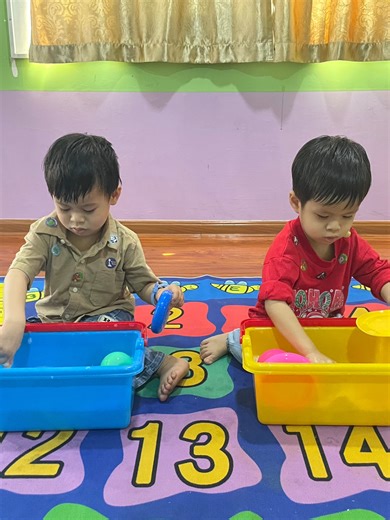 Family Wash Day Fun at DKIS! 🫧👕🧸 Our adorable toddlers enjoyed a happy Family Wash Day activity, washing their little toys together. Through this playful hands-on experience, they learned about cleanliness, care, and working together — all while having lots of fun and giggles! 💙✨ #DKIS #ToddlerClass #Familywashday #learningthroughplayay #happytoddler