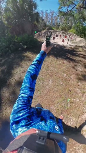 WORLD RECORD GUNSLINGER HAVING THE TIME OF HIS LIFE DOING WHAT HE DOES 9mm OFF ARROW OFF FOOT 🎯🔥