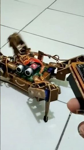 Spider robot remote control arduino