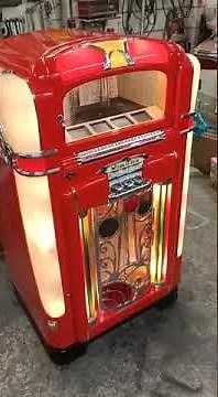 Beautiful Wurlitzer 700 Jukebox 1940 With 24 Selections