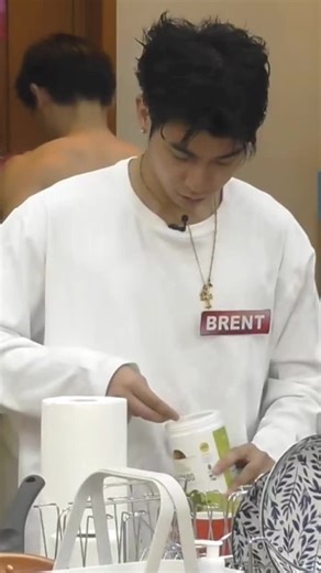 Luxe Slim Avocado Beauty Smoothie Recipe by Brent Valdez