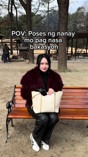 Creative Poses in Outdoor Settings for Pictures