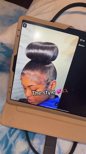 Watch me Do My Own hair in A bun W/ A bang 🍩💕 (NO GEL) #buntutorial #nogel #hairtok #domyhairwithme #quickhairstyle