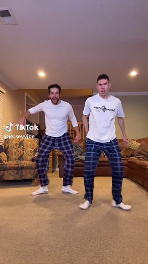 Percolator guy pulled up to Jersey 🤣🔥🔥 ( @itsSamSanchez ) #jerseyclub #dancing #trend #viral #fyp