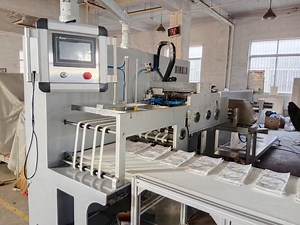 [Hot Item] Disposable Towel Making and Stacking Machine