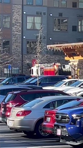 Fairfax county fire engine 440 at an alarm #fast #fire #water #emergency #automobile #iaff