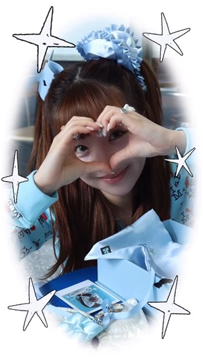 樂善♡ on Instagram: "ଘ(੭*ˊᵕˋ)੭* ੈ♡‧₊˚baby blue coreeeee 來開箱 @kokooky_official 的limited edition set！ 外套是 @illit_official 限定娃同款嘿嘿嘿 美甲是愛店 @busybee.hk ♡ 藍色唇彩在韓國daiso 買的！品牌是 @kokogaga_official 主要衝外型而入手哈 3000 還是5000won？非常便宜 3D打印的珠光白色mini sofa 戒指超級可愛！from 淘寶 （被可愛的東西包圍.｡.:*・ﾟ覺得幸福～）"
