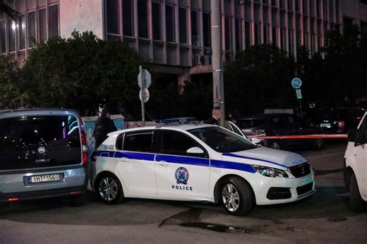 Έκρηξη χειροβομβίδας στον Κορυδαλλό: Ζημιές σε 6 οχήματα και διαμερίσματα - ΤΑ ΝΕΑ