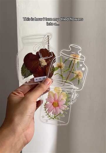 DIY Dried Flower Bookmark: Elegant Craft Ideas