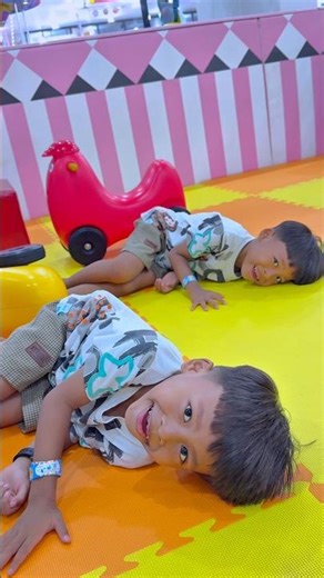 Funny falling down baby twins😆 their behavior is never unexpected always watch them!😅 #fyp #short...