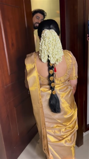 LyconbyNaseela Nasi on Instagram: "Gorgeous bride @grateful_peanut Mua @lycon_beautybase @lycon_bynaseela Henna @henna_by_zeniya"