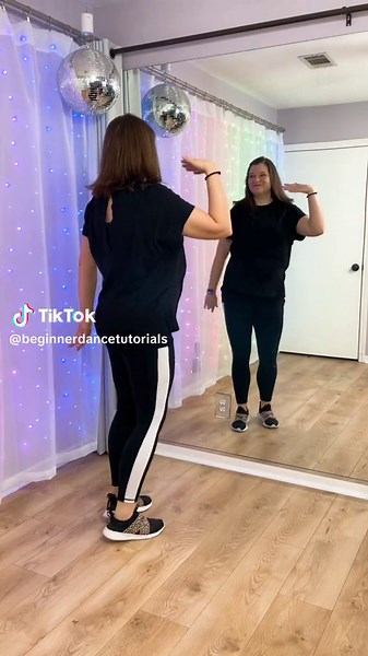 Learn this dance here ➡️ @Beginner Dance Tutorials DC: @Mia🥰 #dumptruckdance #backitupanddumpit #dancetrend