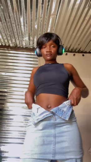 My favorite song by @TopCheri and @💋Superstar_Karlie🦋 🔥🔥🖤🖤 DC: Me