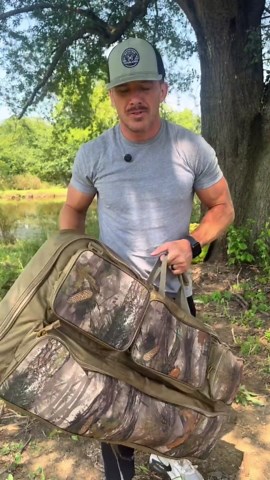 NEW VIEW Bow Case - Protects Your Compound Bow - Features Large Compartment, Soft Padding, Comfortable Carrying Options & Multiple Accessory Pockets - Lightweight Durable Archery Bow Bag